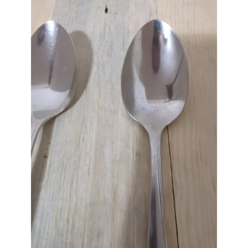 Oneida Ltd used scratches marks